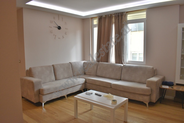 Apartament 3+1 me qira prane Pazarit te Ri ne Tirane